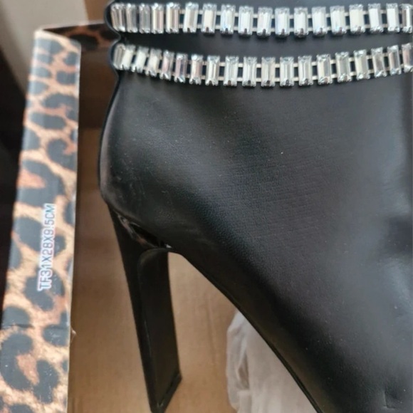 River Island Black Heeled Boots with Silver Accents - Picture 3 of 4
